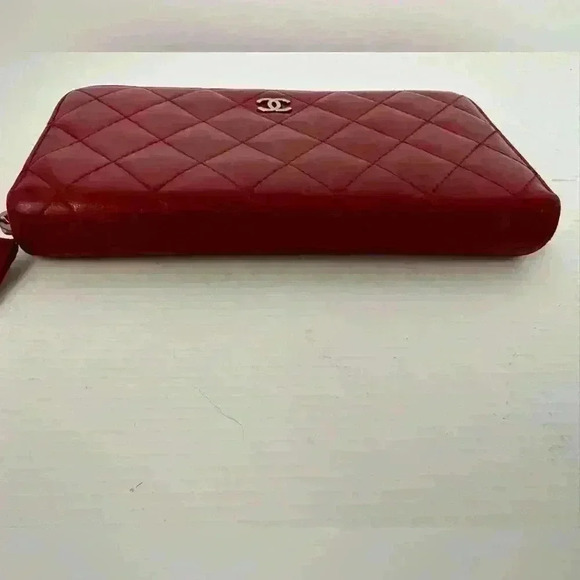Chanel | Quilted Lambskin Diamond Stitch Full Zippy Long Wallet Silver Hardware - Picture 7 of 12